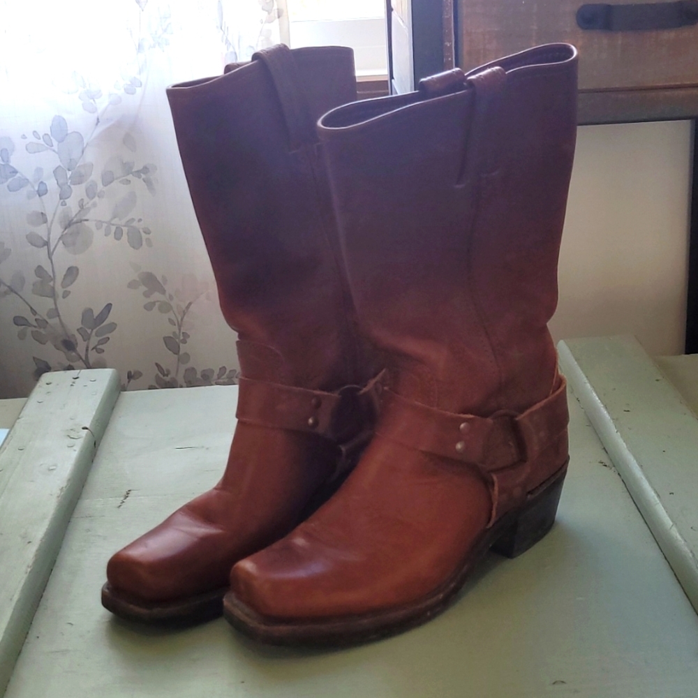Frye medium brown boots- used lightly. Square toe 6.5